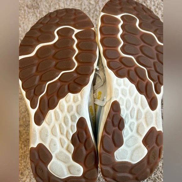 New‎ Balance Women's Fresh Foam Arishi V4 Running Shoe SZ 7 - Picture 8 of 10